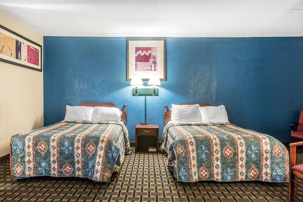 Econo Lodge Cranston - Providence מראה חיצוני תמונה