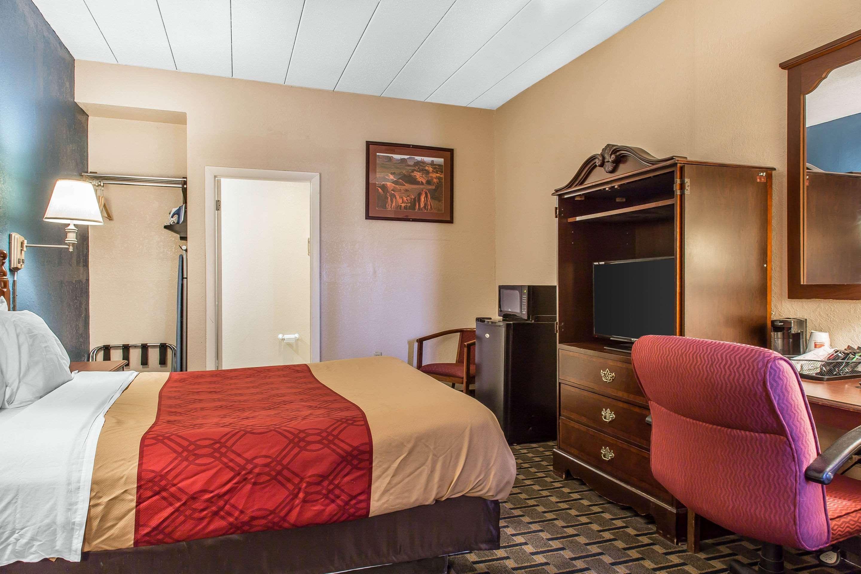 Econo Lodge Cranston - Providence מראה חיצוני תמונה