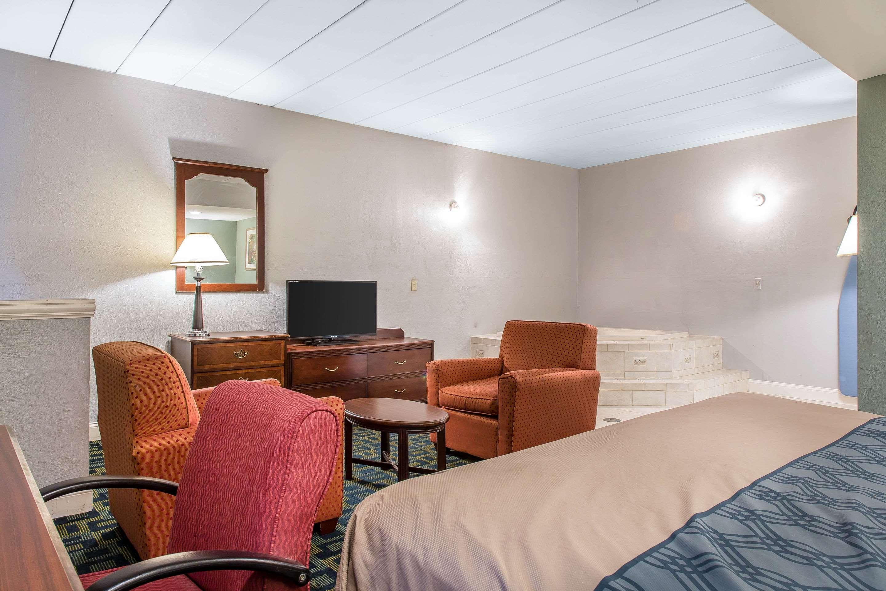 Econo Lodge Cranston - Providence מראה חיצוני תמונה