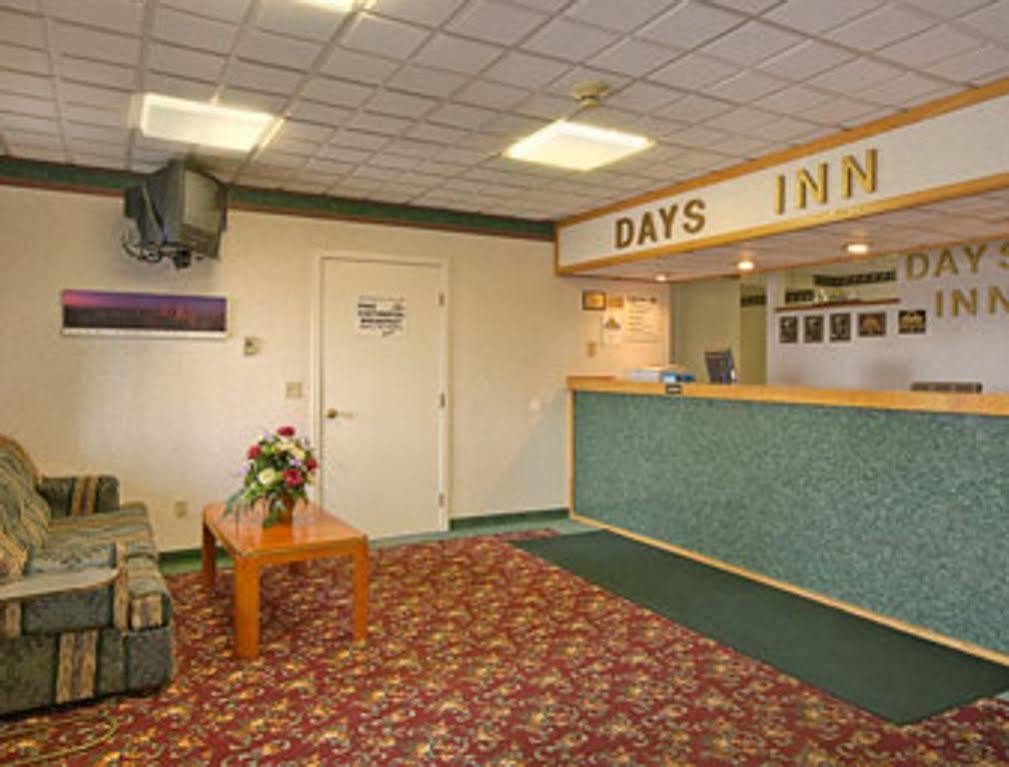 Econo Lodge Cranston - Providence מראה חיצוני תמונה