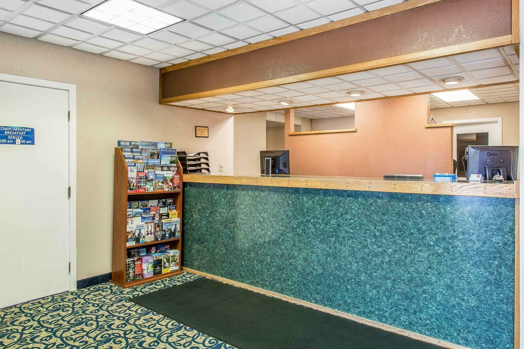 Econo Lodge Cranston - Providence מראה חיצוני תמונה