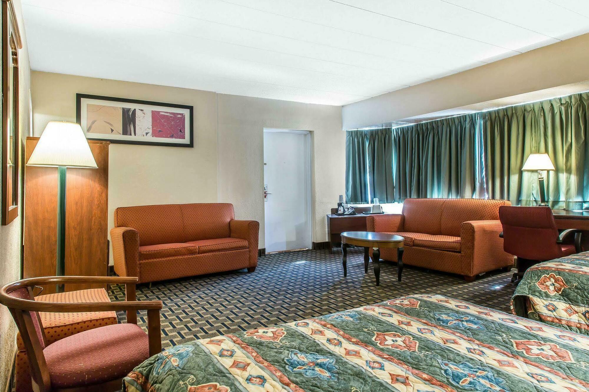Econo Lodge Cranston - Providence מראה חיצוני תמונה